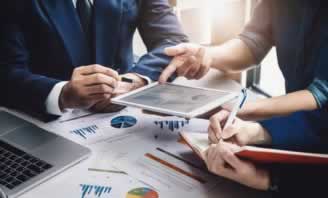 【紧急】网站客服回应：取款通道维护中，点开这篇文章，有人能帮你解决！